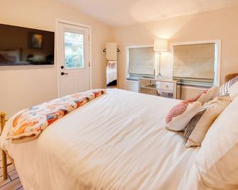 Cozy Coop-10 min-DT Dallas-Full Kitchen & Private Patio - Dallas