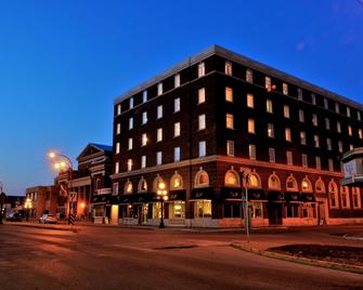 Grant Hall Hotel - Мус-Джо - Здание