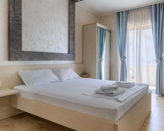 Hotel Maksim - Herceg Novi - Slaapkamer