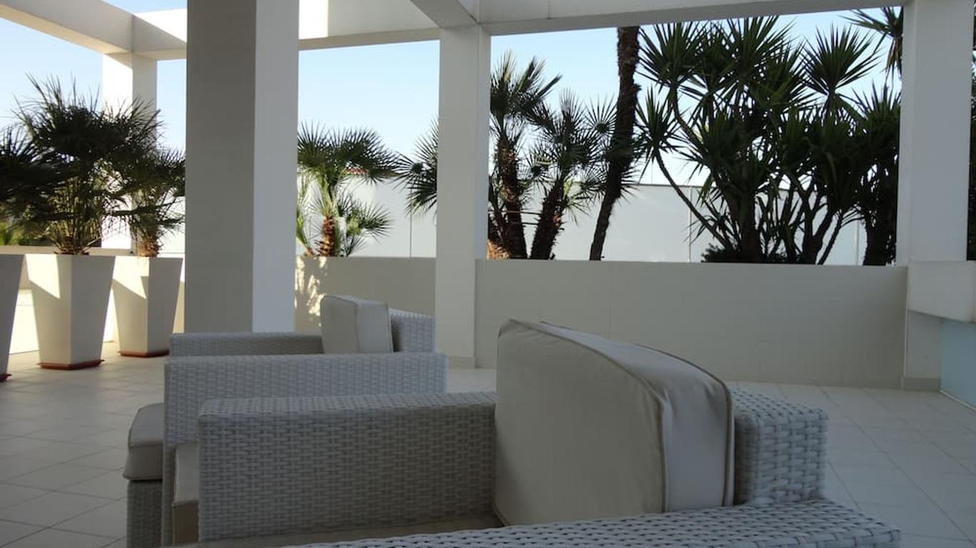 Soglow Business Class Hotel
