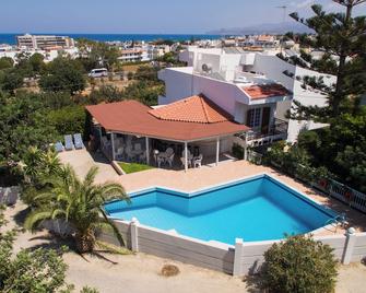 Remi Studios & Apartments - Stalida - Pool