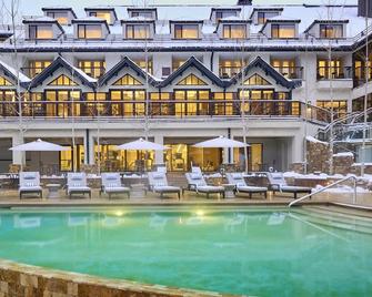 Vail Residences at Cascade Village - וייל - בריכה