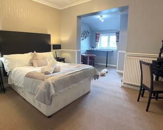 The Lawns Hotel - Derby - Bedroom