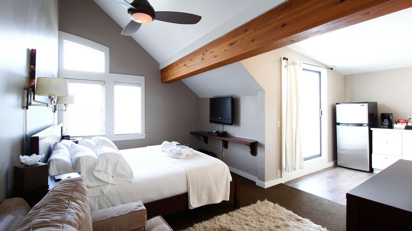 Bird Rock Hotel