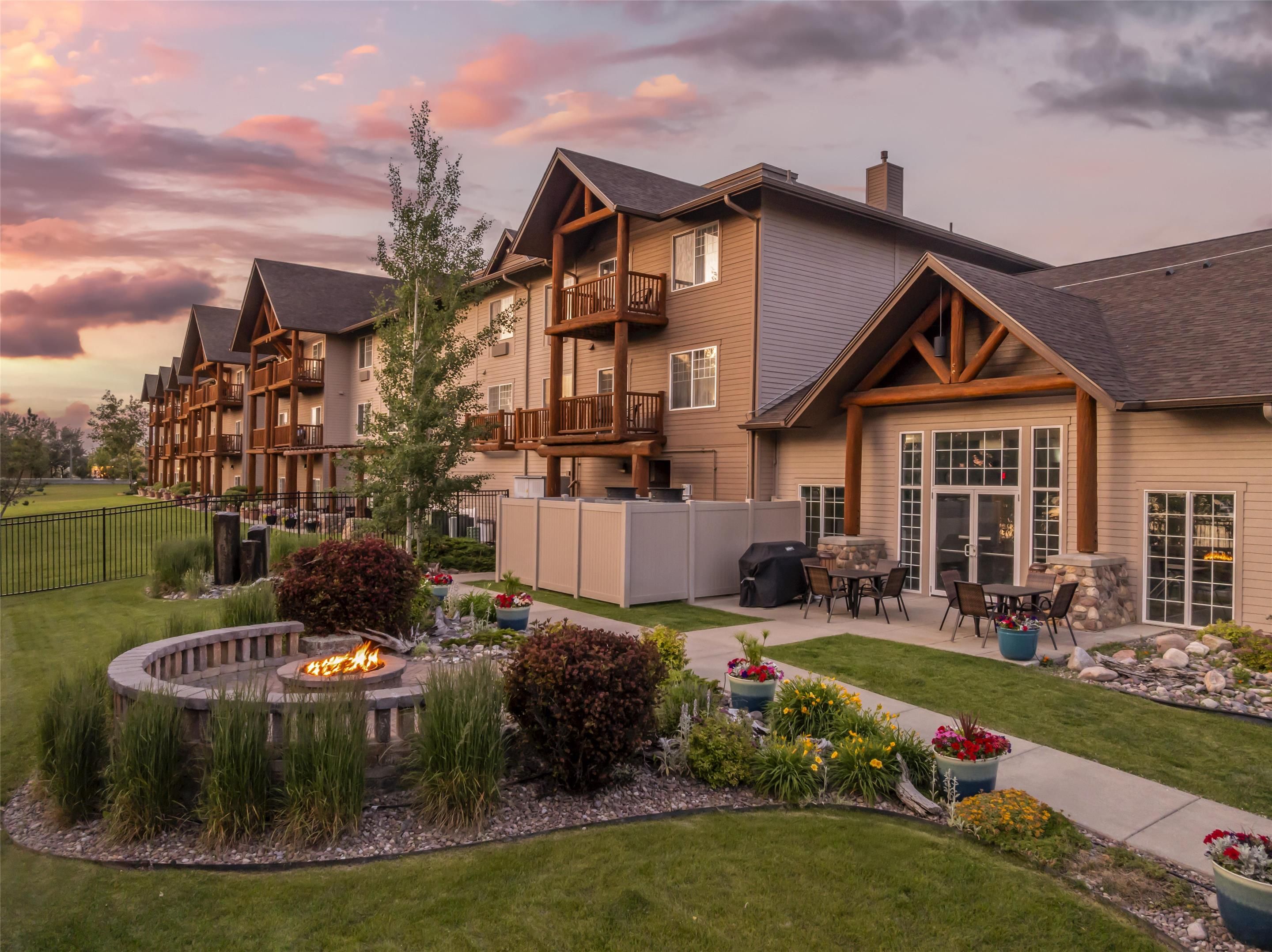 Best Western Plus Riverfront Hotel and Suites - גרייט פולס - בניין