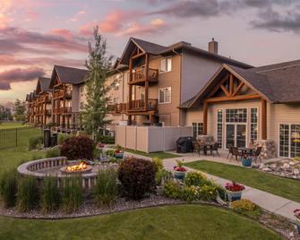 Best Western Plus Riverfront Hotel and Suites - גרייט פולס - בניין