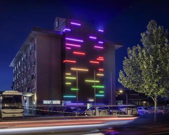 Mercure Albury - Albury - Building