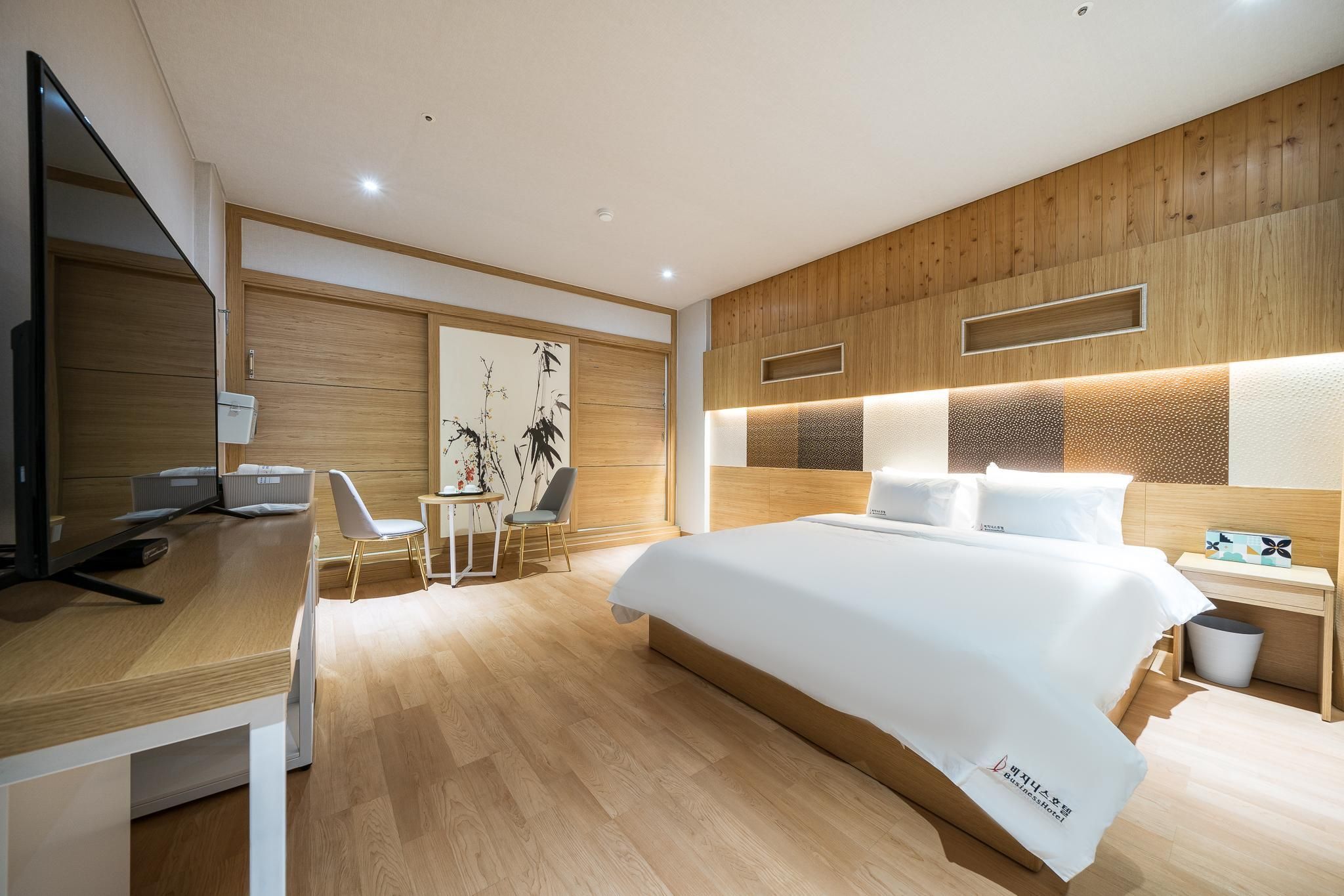 Tongyeong Business Hotel - Tongyeong - Habitación