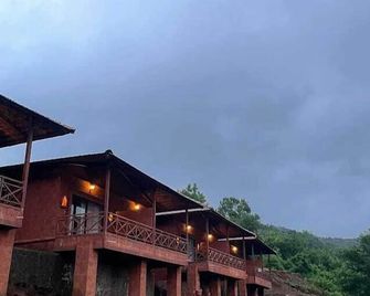 Waves and Vibes Resort - Lavasa - Outdoor view