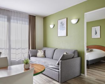 أبارت هوتل أداجيو آكسيس بوردو روديس - بوردو - غرفة معيشة