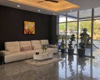 The Clover Hotel Angeles City - Angeles City - Лоббі