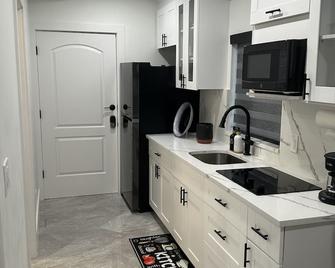 Luxury unit B - Margate - Cocina