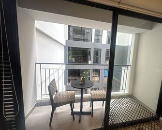 Aparts 4 Days 1 Bedroom San Isidro Executive Apartment - Lima - Balcón