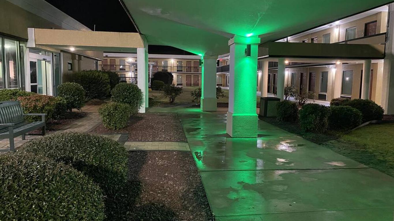 Quality Inn Elizabeth City near University