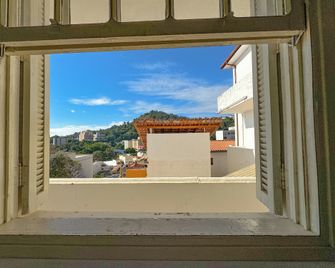 Edificio Barros - Suítes Exclusivas - Serra Negra - Balkon