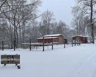 Guest Cabin at Good Earth Farm - 12 mins to TIEC - Spindale - Vista del exterior