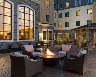 King Studio Suite w/ Full Kitchen, Folsom - Folsom - Patio