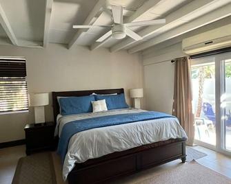 Poolside - 3Br/Bath Villa, Perfect for Families - 1 min walk to Margaritaville! - Saint Thomas Island - Bedroom