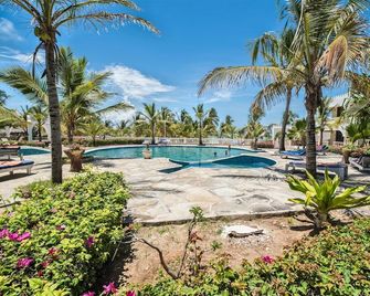 Jumbo Watamu - Watamu - Zwembad
