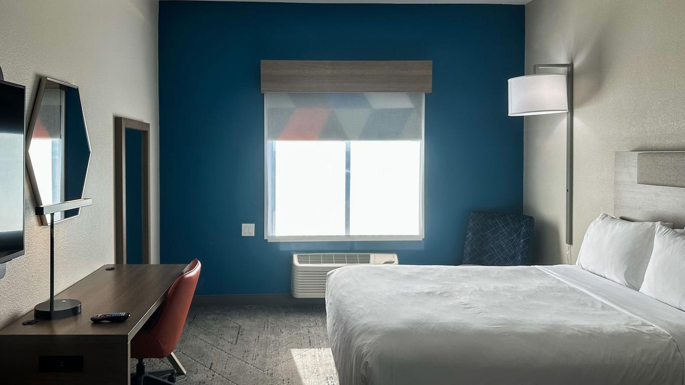 Holiday Inn Express & Suites Ennis By IHG