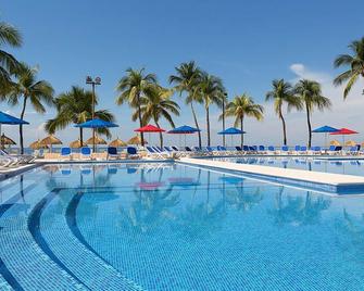 Royal Decameron Indigo Beach Resort - Montrouis - Pool