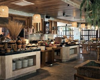 Dinso Resort & Villas Phuket, Vignette Collection, an IHG Hotel - פאטונג - בר