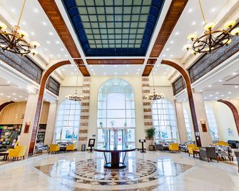 Royal Lagoons Resort & Aqua Park Families and Couples Only - הורגדה - לובי