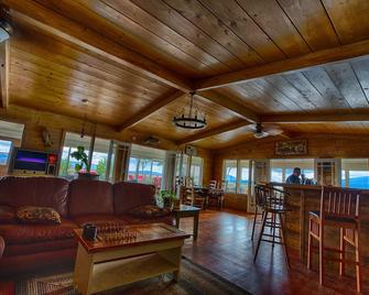 Crater Lake Gateway-Rocky Point Resort - Klamath Falls - Wohnzimmer