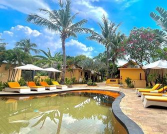 The Gili Beach Resort - Pemenang - Piscina