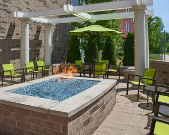 SpringHill Suites by Marriott Saginaw - Saginaw - Πισίνα