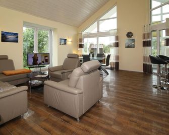 Family villa- children's paradise, winter garden, Rügen vacation with dog - Trent - Obývací pokoj