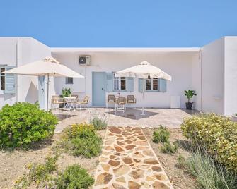 Milaki Kimolos - Kimolos - Patio