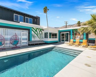 The Escape Island - Palm Springs - Uima-allas