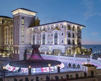 Merit Royal Premium Hotel & Casino - Kyrenia - Building
