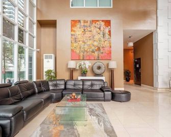 Bgc Central Top Floor 1br Cozy Condo Amazing Views! Walkable To All Attractions! - Taguig - Lobby
