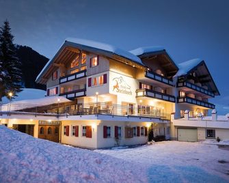 Hotel Steinbock - Mittelberg - Budova