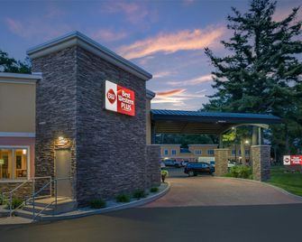 Best Western Plus Traverse City - Traverse City - Gebäude
