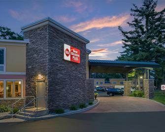 Best Western Plus Traverse City - טראברס סיטי - בניין