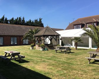 The Abbey Hotel and conference centre - Sheerness - Terasa