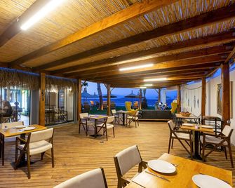 Anda Beach Bistro & Rooms - Ayvalık