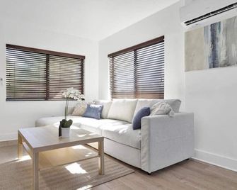 Waves On Walnut # 4-beach Access - Hollywood - Sala de estar