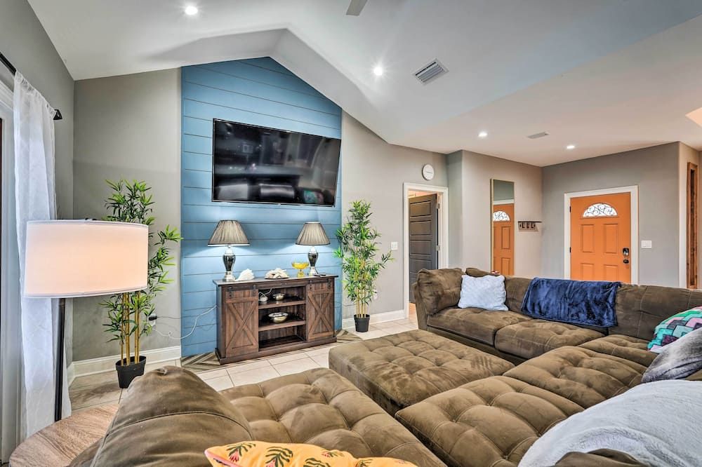 Mexico Beach Retreat w/ Grill & Private Pool! - Mexico Beach - Sala de estar