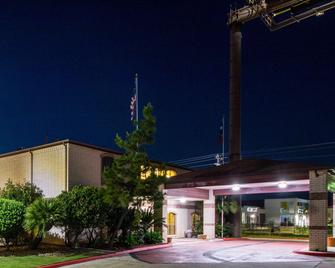 Quality Inn University near Downtown - San Marcos - Edificio