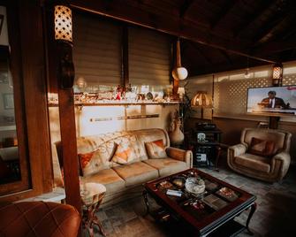 Erish Apart Hotel - Kerpe - Living room