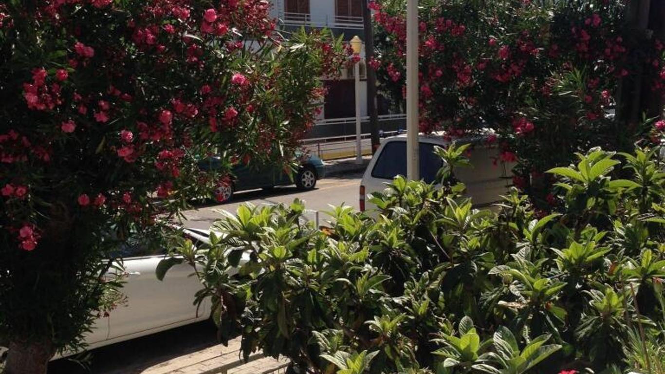 Zefyros Hotel
