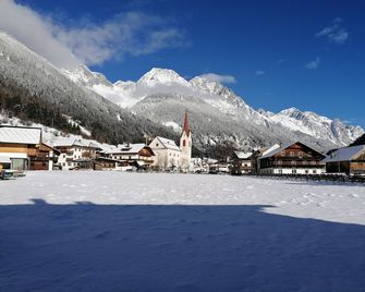 Deluxe Apartment With Balcony and Great View - Rasun Anterselva/Rasen-Antholz - Gebouw