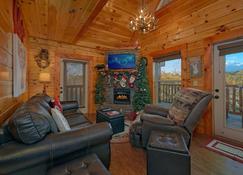 Reindeer Bay - Pigeon Forge - Living room