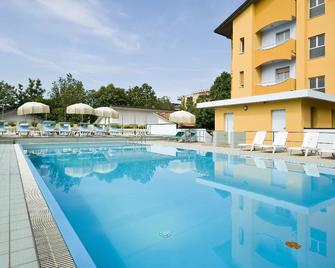Hotel & Residence Parador - Cesenatico - Pool