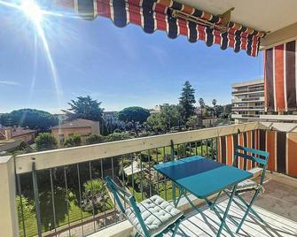 Blue sky-Plage 2min-Plein Sud - Golfe-Juan - Balcon