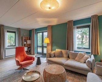 Villa in Julianadorp Near the Beach - Julianadorp - Wohnzimmer